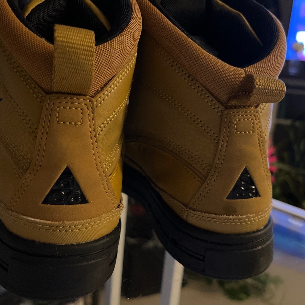 Kids boots